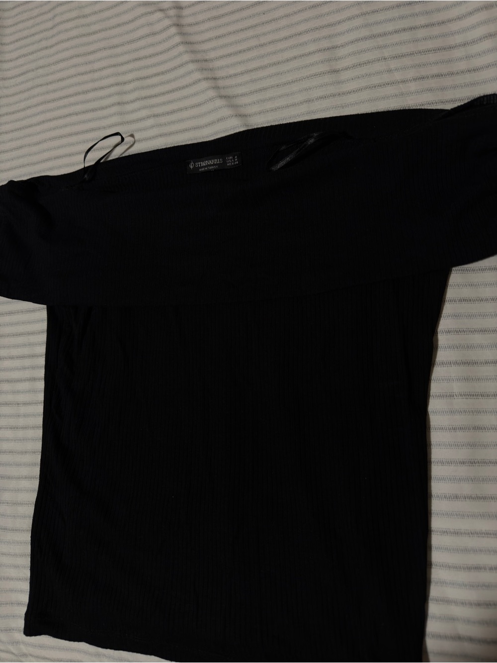 H&M Black Off-Shoulder Ribbed Crop Top